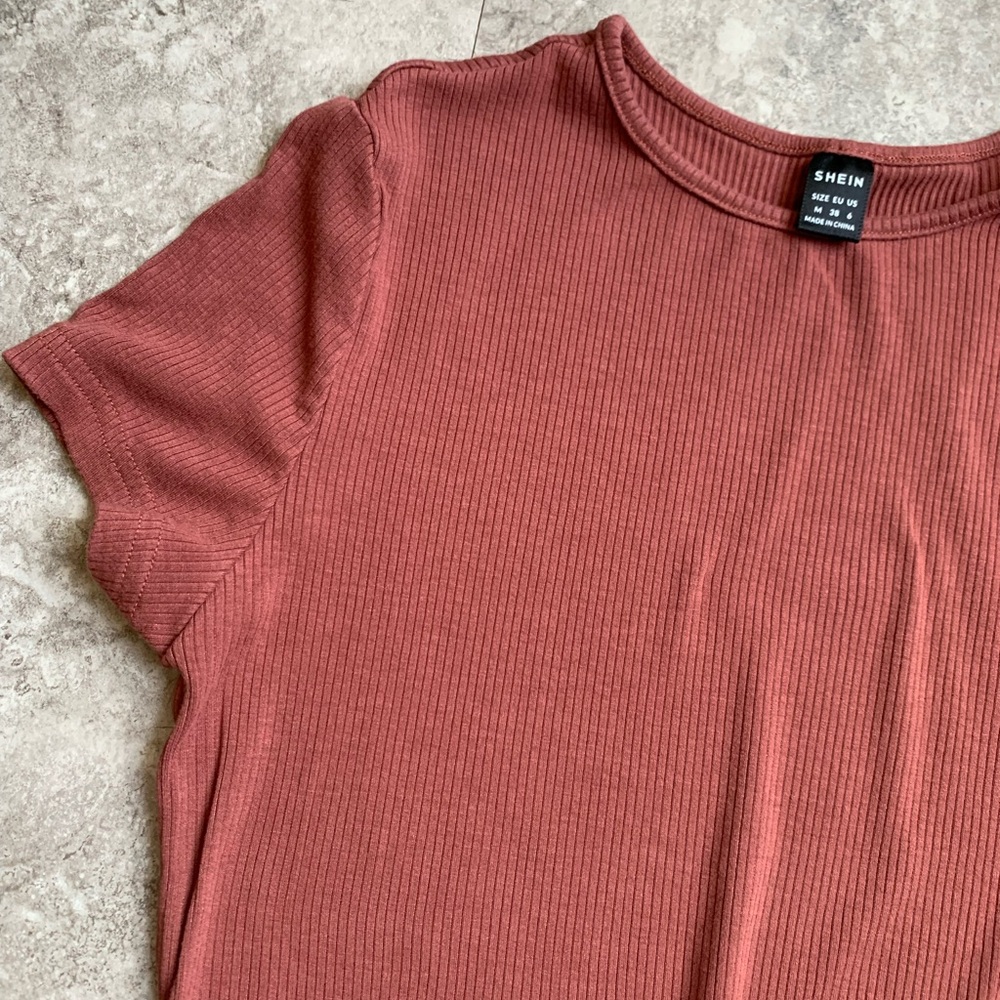 SHEIN Rust Ribbed Short Sleeve Tee - Picture 3 of 4